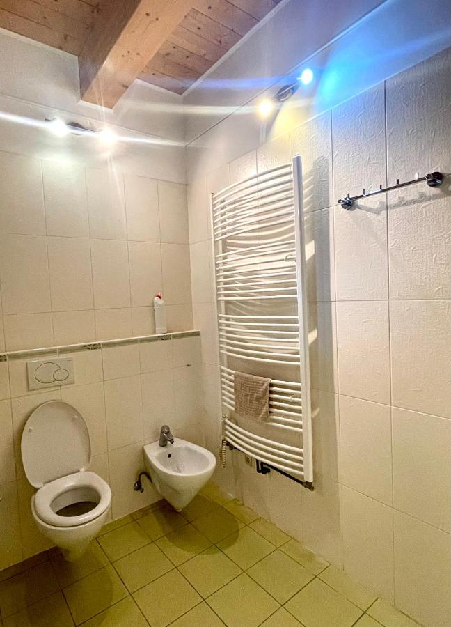 Apartmán ve srubu u jezera - Ferienwohnung Ovčáry