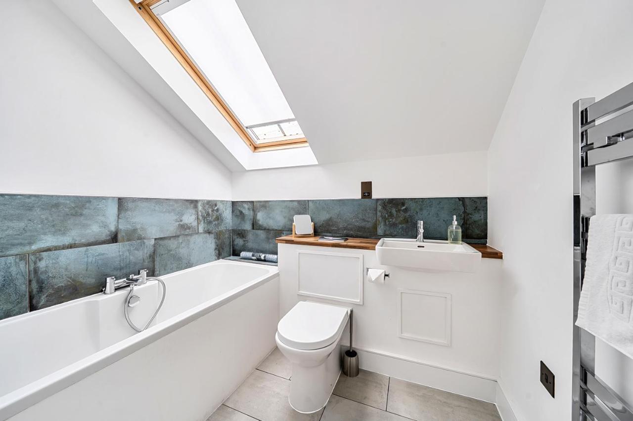 Apartment Sleeps 4 with Balcony and Parking - Ferienwohnung Kingsbridge