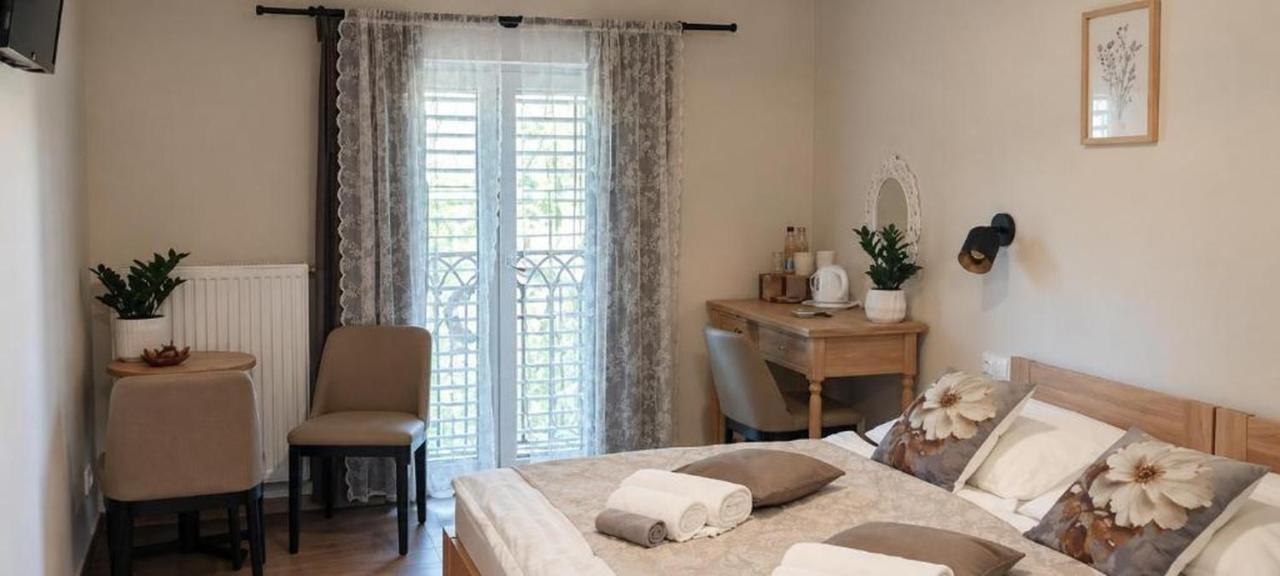Pingvin Panzió - Ferienwohnung Komorn