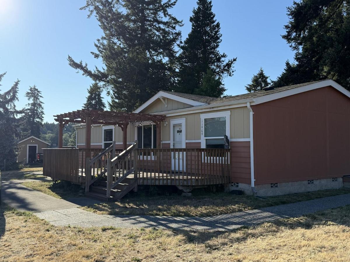 Quiet in the Country 3 Bedroom on 5 acres w Mtn View - B&B Yelm