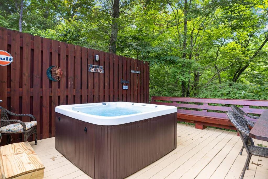 Peach Creek Lodge - B&B Kiker