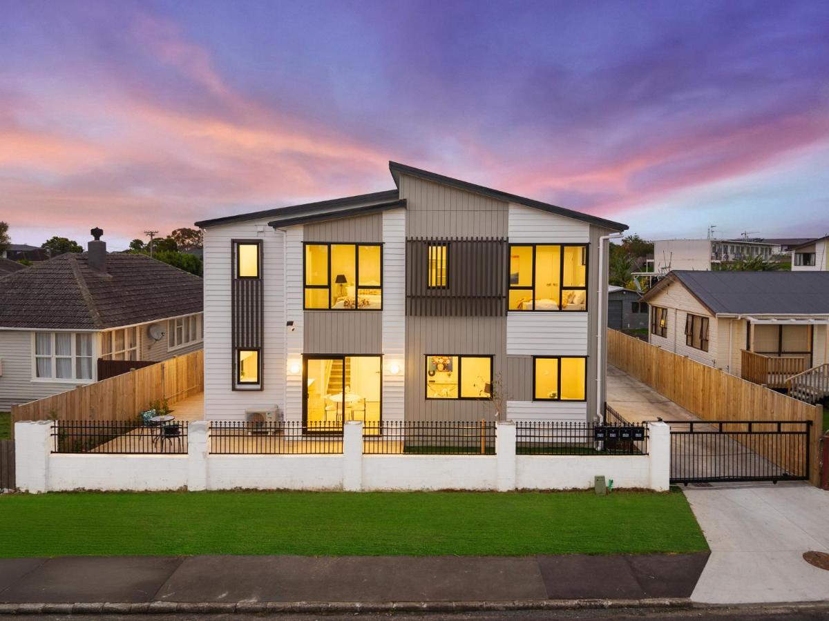 Brand New Family Holiday House - B&B Auckland