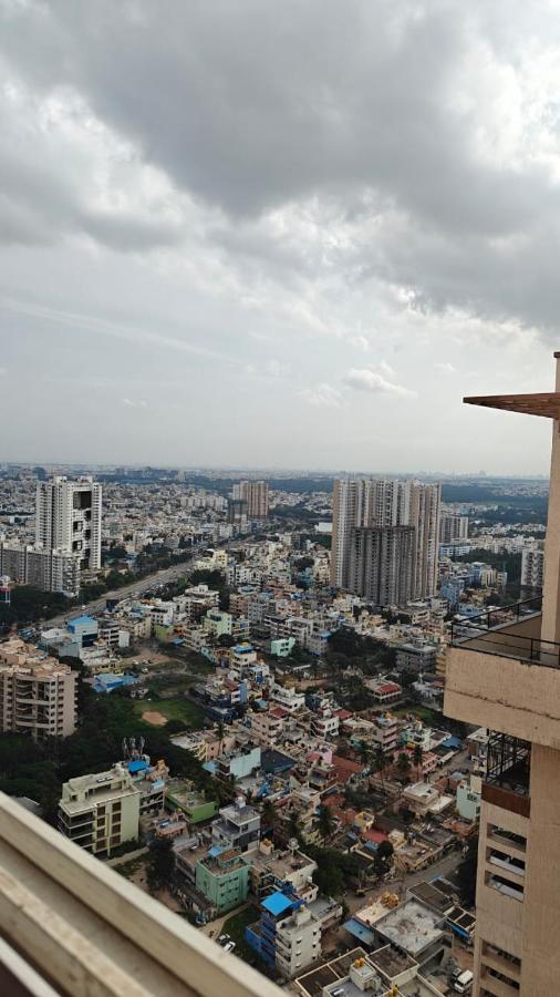 Swara's 38th Floor Penthouse Room - Bed and Breakfast Bengaluru