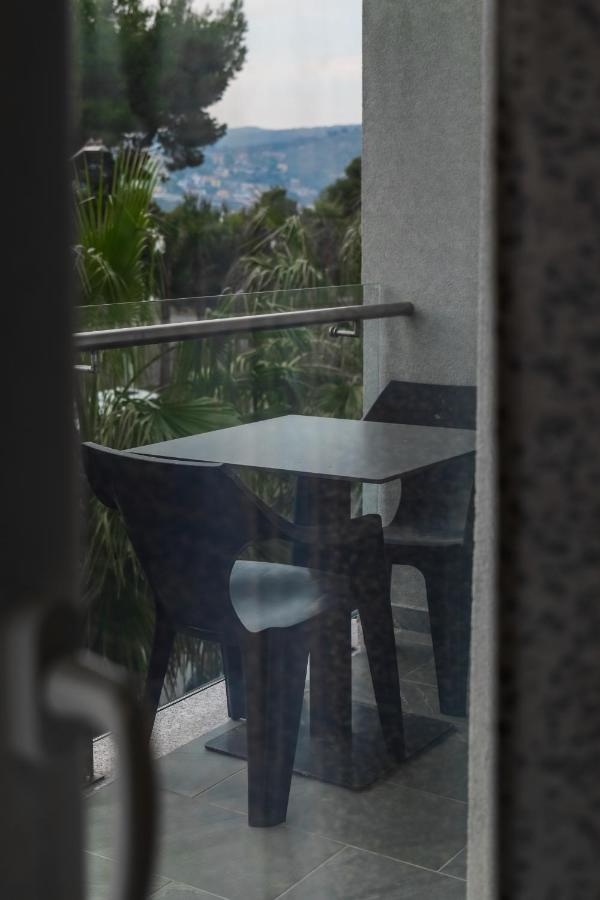 Appartement met 2 Slaapkamers, Balkon en Uitzicht op Zee