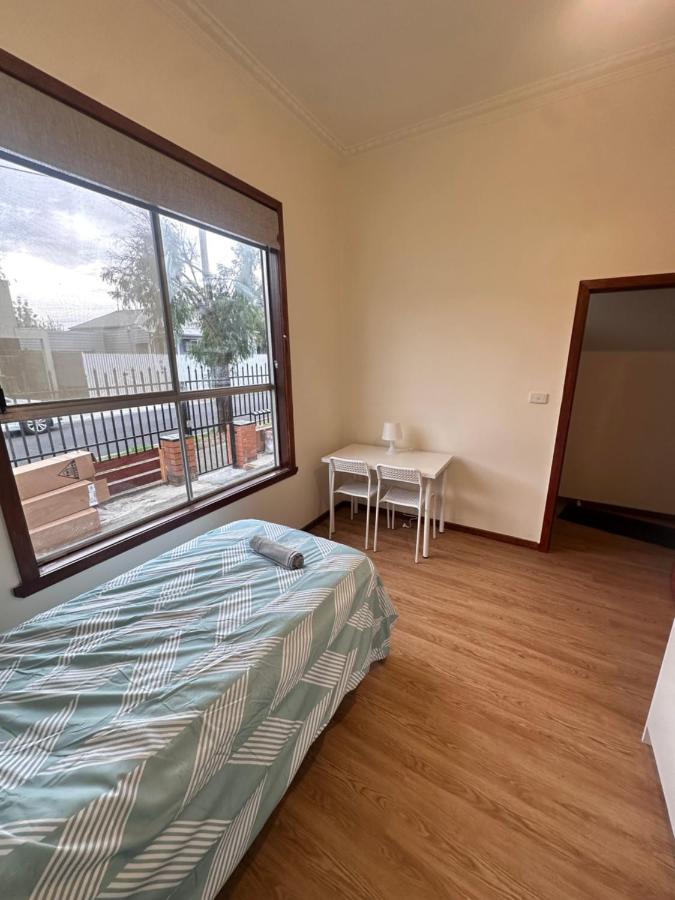 Comfortable Single Room in Footscray - F1 - B&B Melbourne