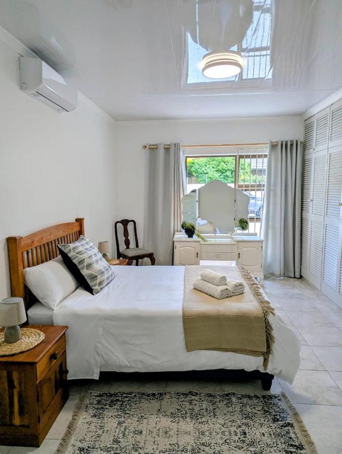 Halo House - Bed and Breakfast Graaff Reinet