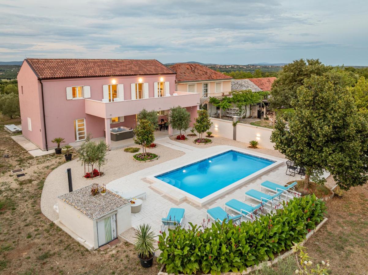 Villa Rosea Domus ZadarVillas - B&B Podlug