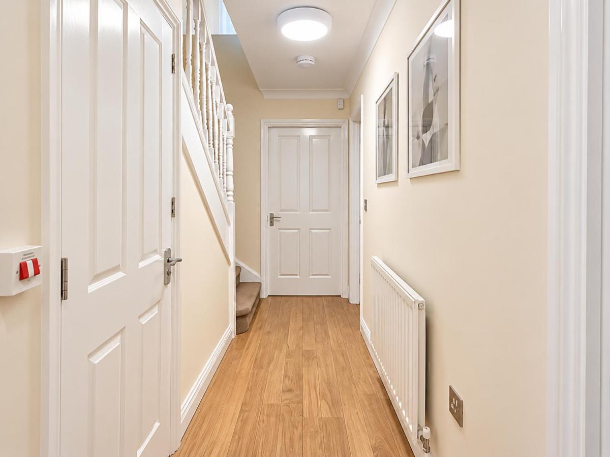 Miller House in Great location - Sleeps 14! Perfect for contractors - Ferienwohnung Bedford