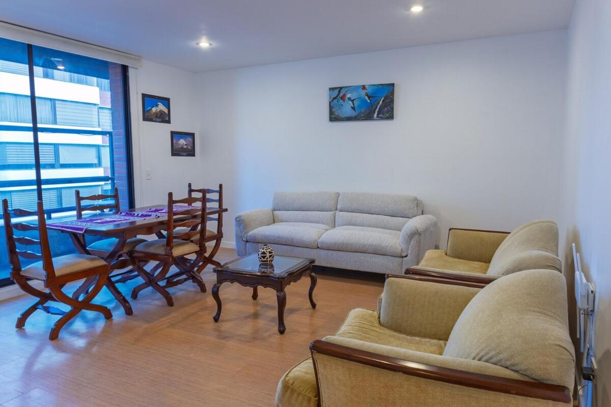 La Carolina - 2 bedrooms - Balcony & Parking - B&B Quito