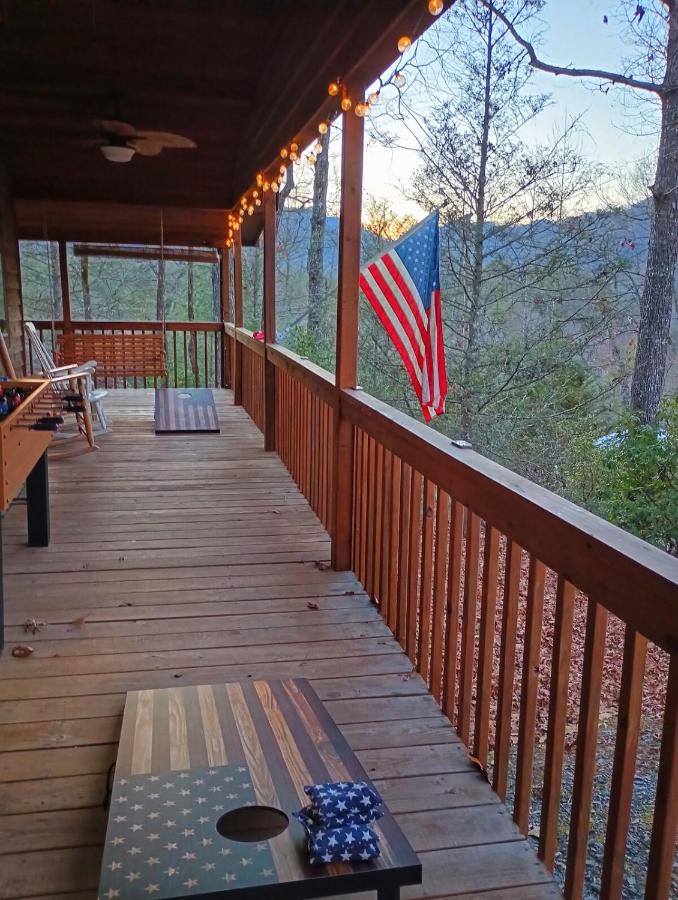 Peaceful mountain cabin retreat w spacious porch - Chambres d'hôtes Robbinsville