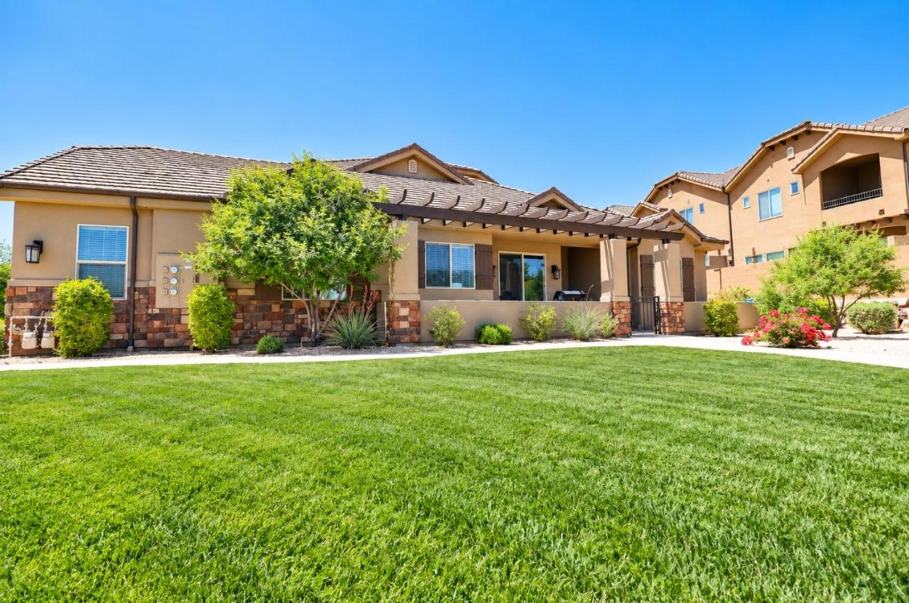 Casa Del Osos with Yard Pool and Spa - B&B Washington