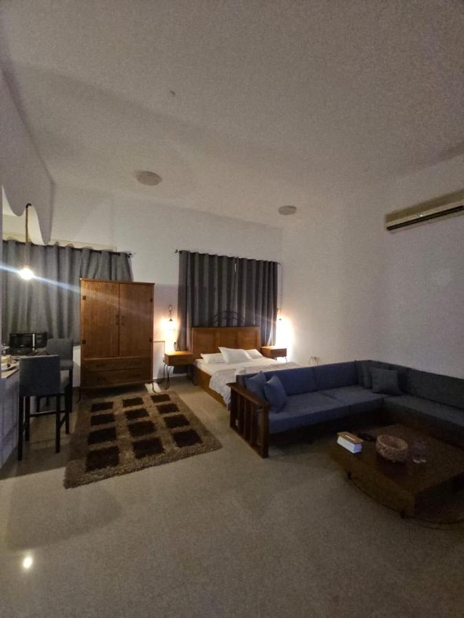 Boho chic hideaway studio jimi - Bed and Breakfast Al Ain City