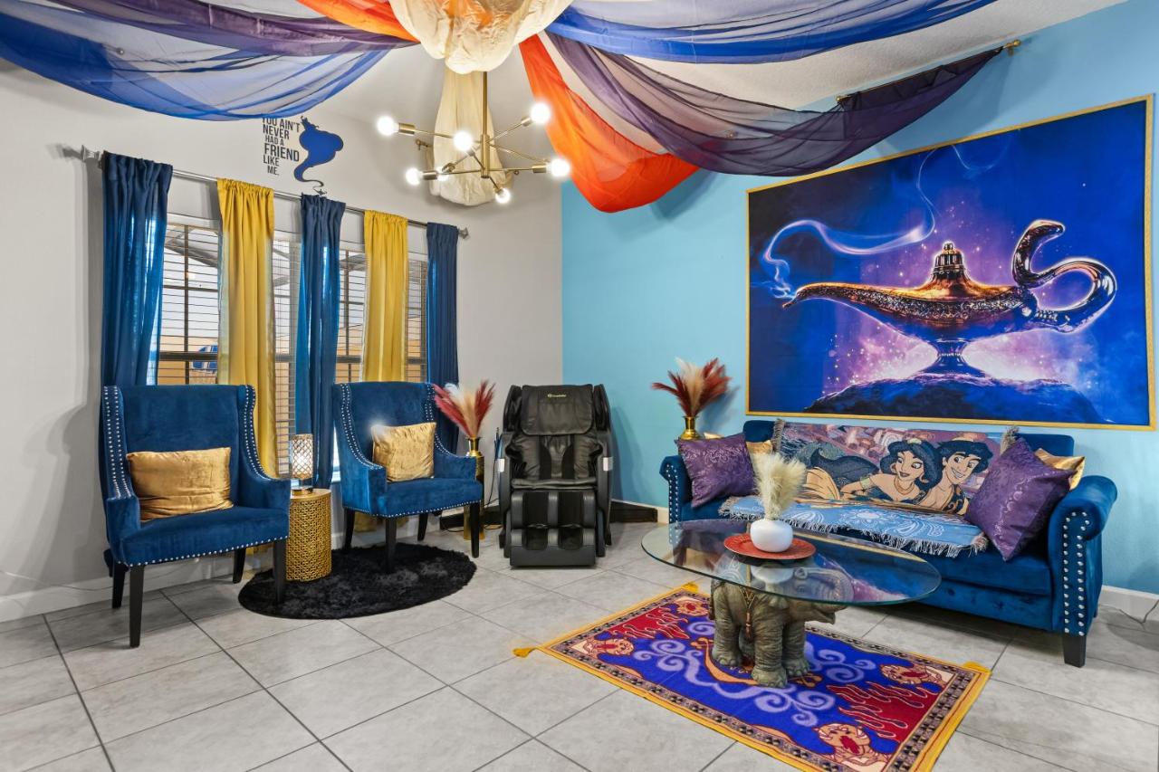 Waterfront Theme Villa with Private Pool and Massage Chair - B&B Kissimmee