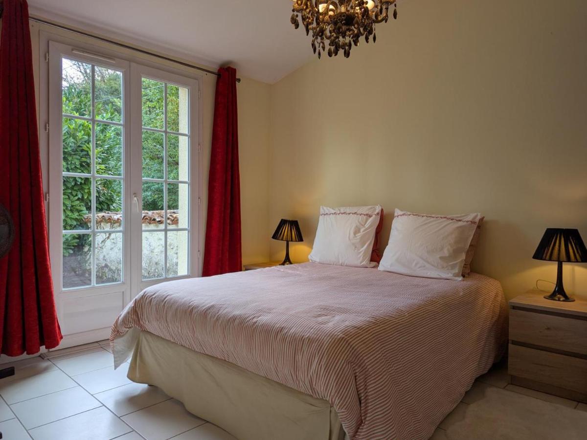 Gîte paisible avec jardins privatifs à Cognac, proche des sentiers de randonnée, animaux acceptés - Ferienwohnung Cognac