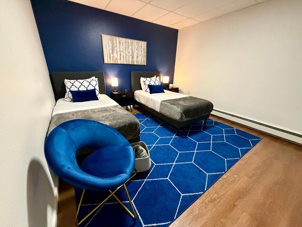 Birch Suite: 2 Bedroom, King Bed, Pour Over Coffee - B&B Fairbanks