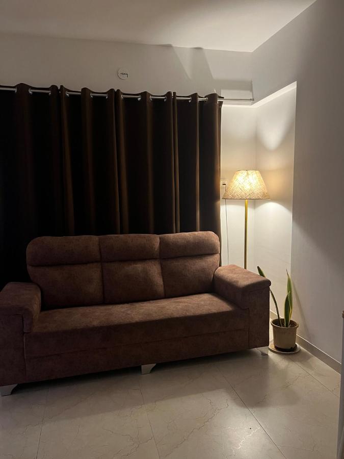 Peaceful Flat with Sunset View - B&B Manāli