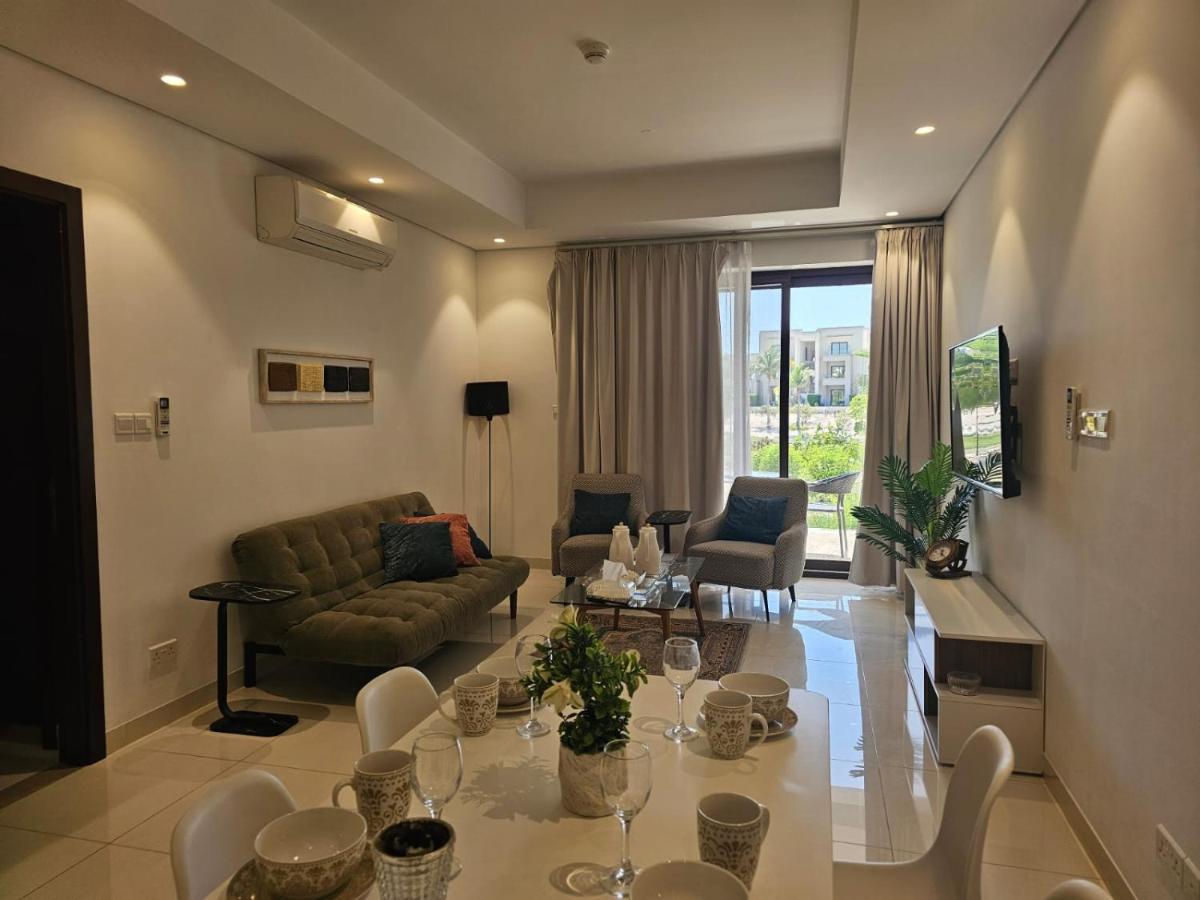 Hawana Salalah 1BR with Private Garden, Lake View & Shared Pool هوانا صلالة شقة مع حديقة خاصة وإطلالة على البحيرة ومسبح مشترك - Chambres d'hôtes Salalah