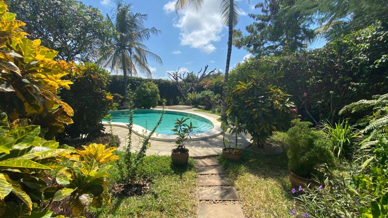 Banana Villas - B&B Watamu