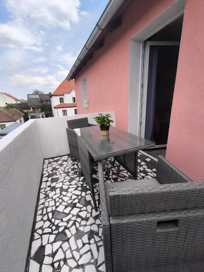 SandAppart WG2 im OG mit Kostenlose Park in Bul, Bayern - Bed and Breakfast Burglengenfeld