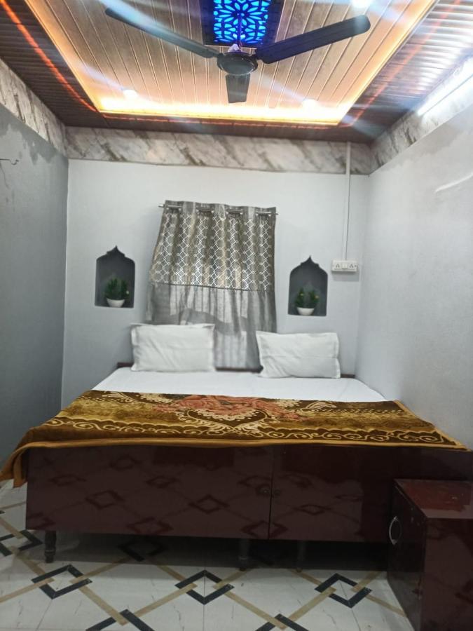 Virat Kashi Homestay - Bed and Breakfast Benares