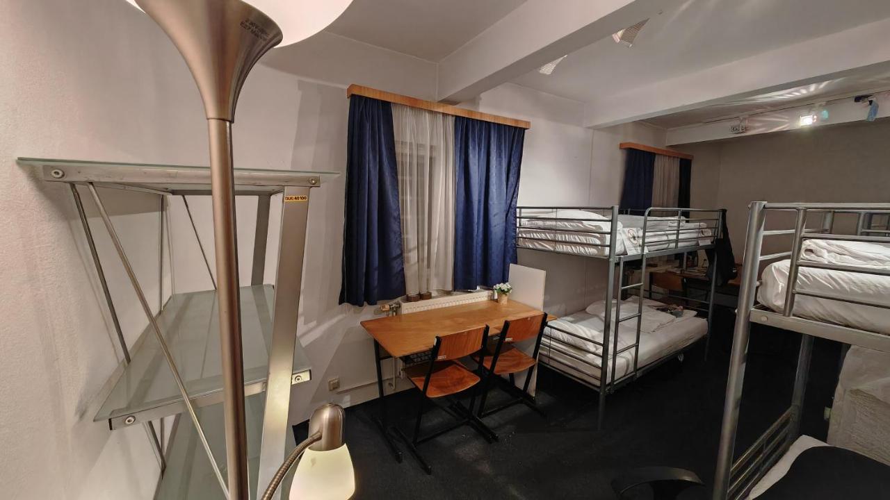 Green Escape-Smart,Cozy,Quite Stay next to Schönbrunn and Klimt Villa - B&B Viena