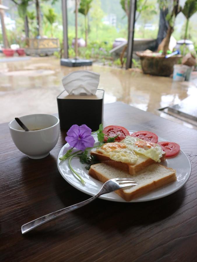 Eco House Cat Ba - B&B Haiphong