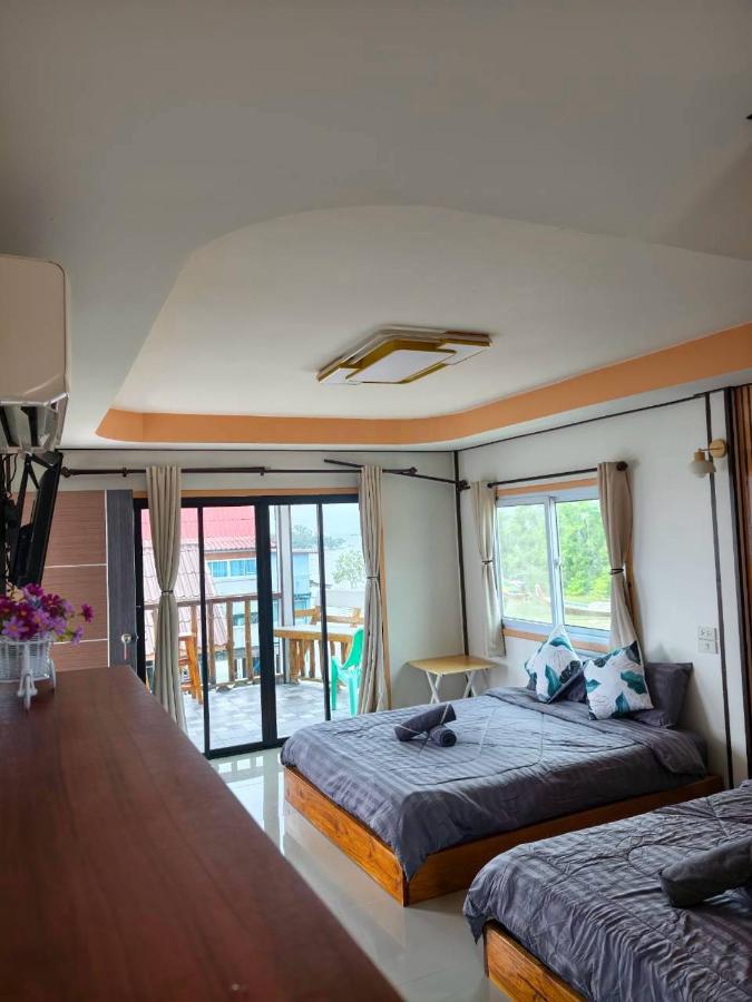 Family Room with Sea View