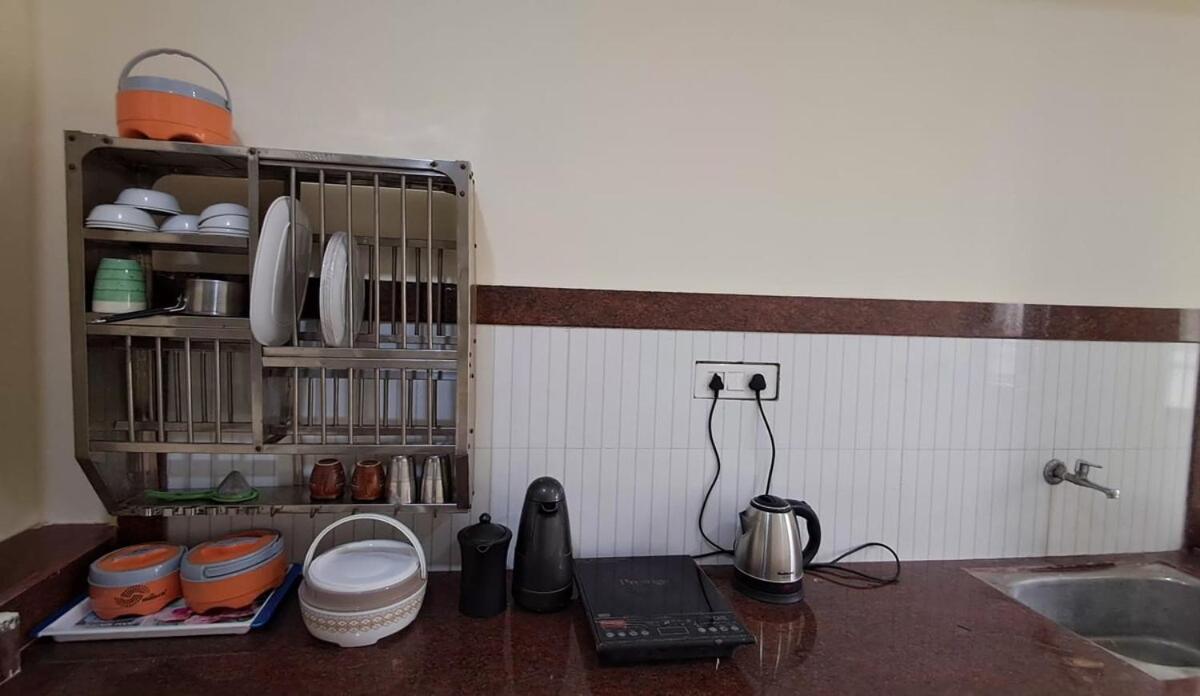 Cozy 1 RK Sarona Showroom Hub - Bed and Breakfast Sundergarh