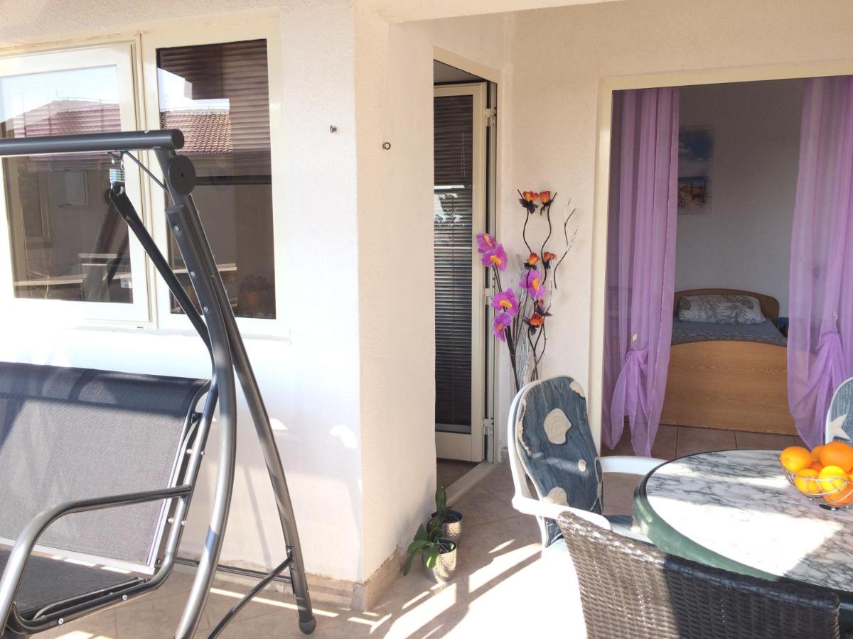 Apartmani Adriatic Ana - Ferienwohnung Novalja