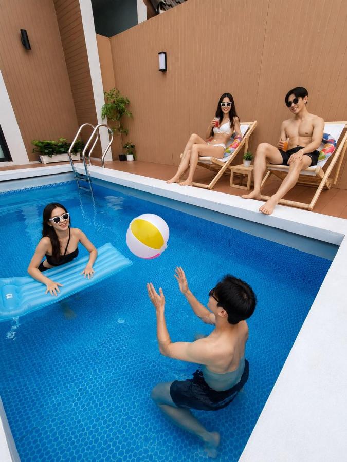 The Courtyard Heritage Pool Villa Udonthani - B&B Udon Thani