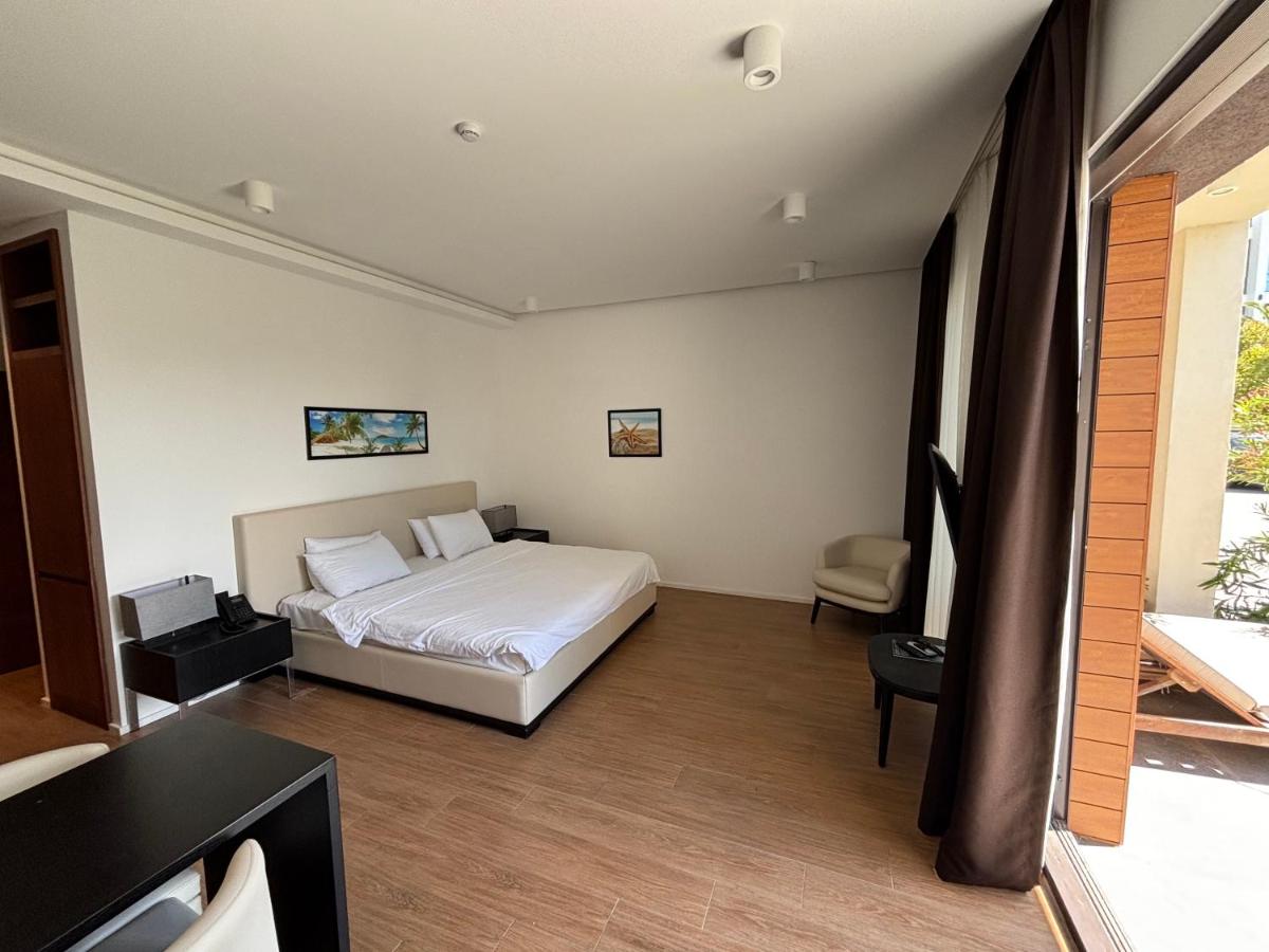 SeaBreeze White Villa - 2 - B&B Baku