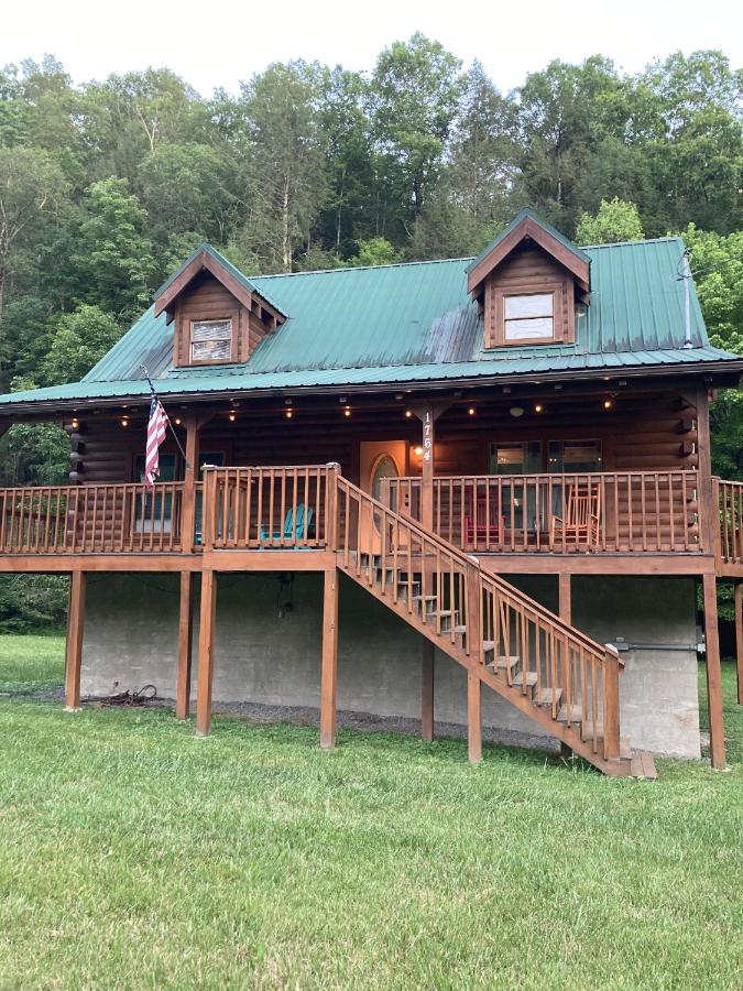 Stone & Legacy - B&B Sevierville