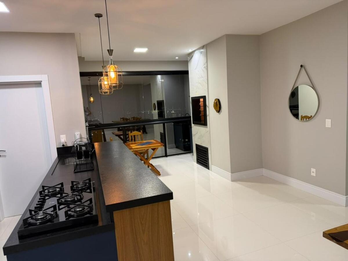Apartamento na principal Avenida de Porto Belo, Santa Catarina - Bed and Breakfast Porto Belo