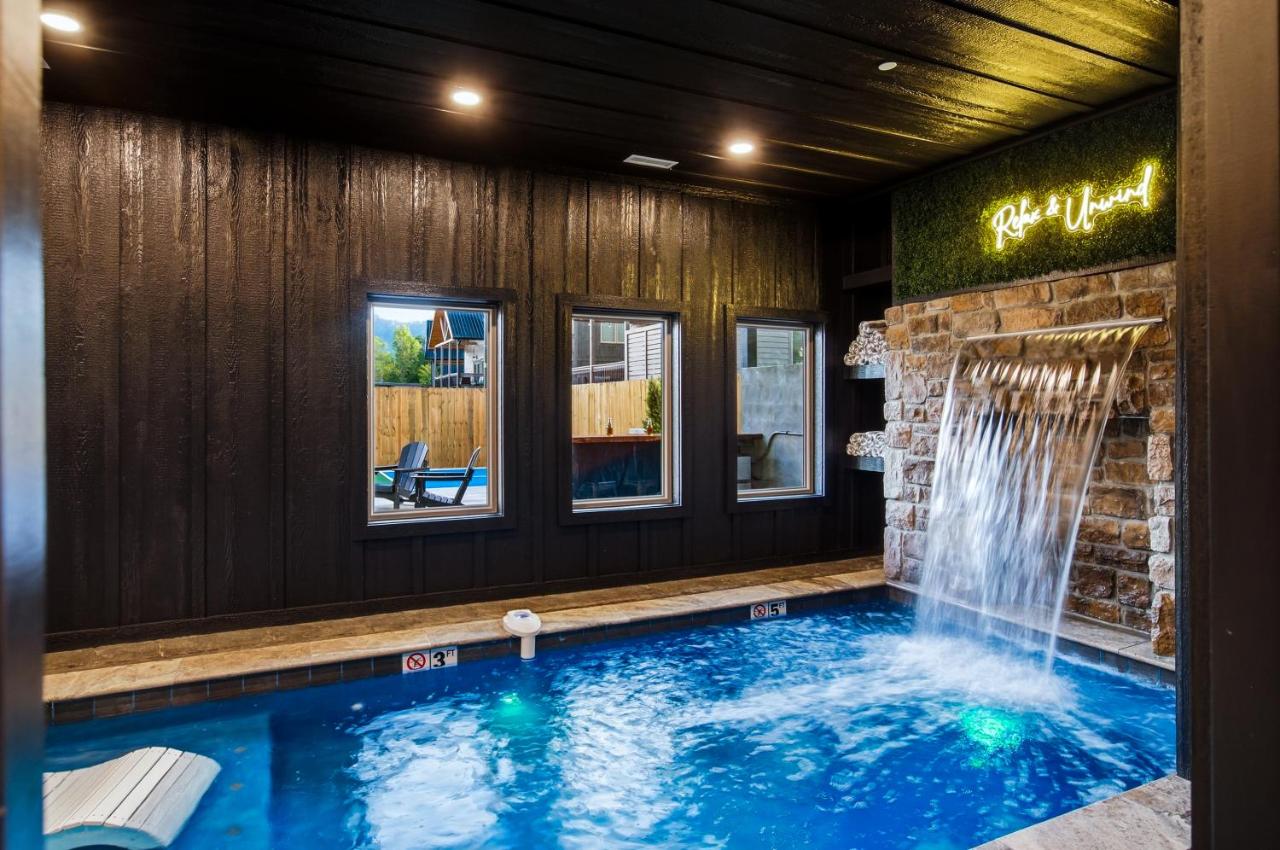 Summit After Dark - B&B Pigeon Forge