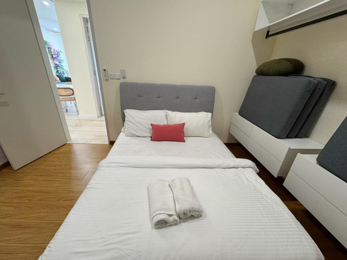 The Floral Retreat N3w Cozy High floor Beacon Executive Suite - B&B George Town