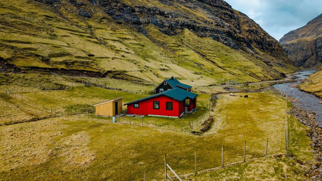 Saksun Mountain & Beach Cottage - B&B Saksun