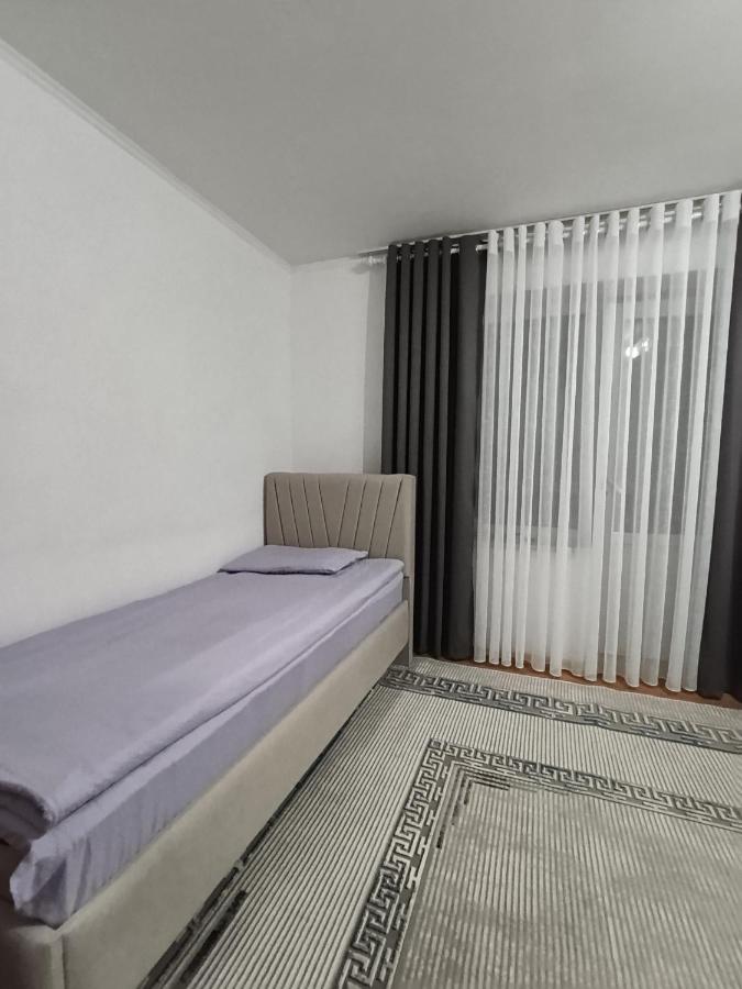 Уютная квартира - Bed and Breakfast Karakol