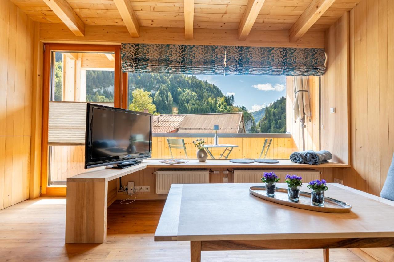 Appartamento con 1 Camera da Letto, Balcone e Vista Montagna 