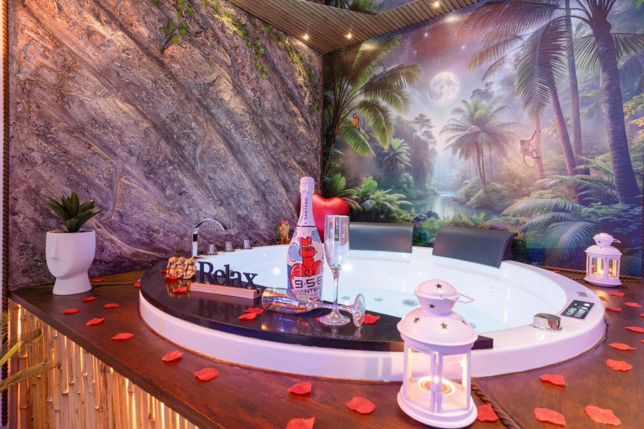 Moonlight Jungle Suite Luxury - Bed and Breakfast Avola