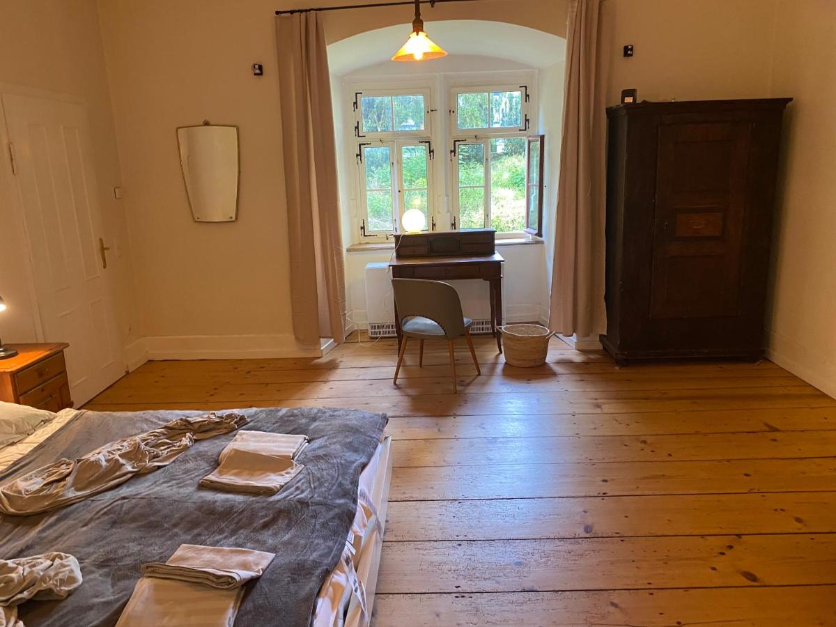 Ferienwohnung im Schloss Eyb - Bed and Breakfast Dörzbach