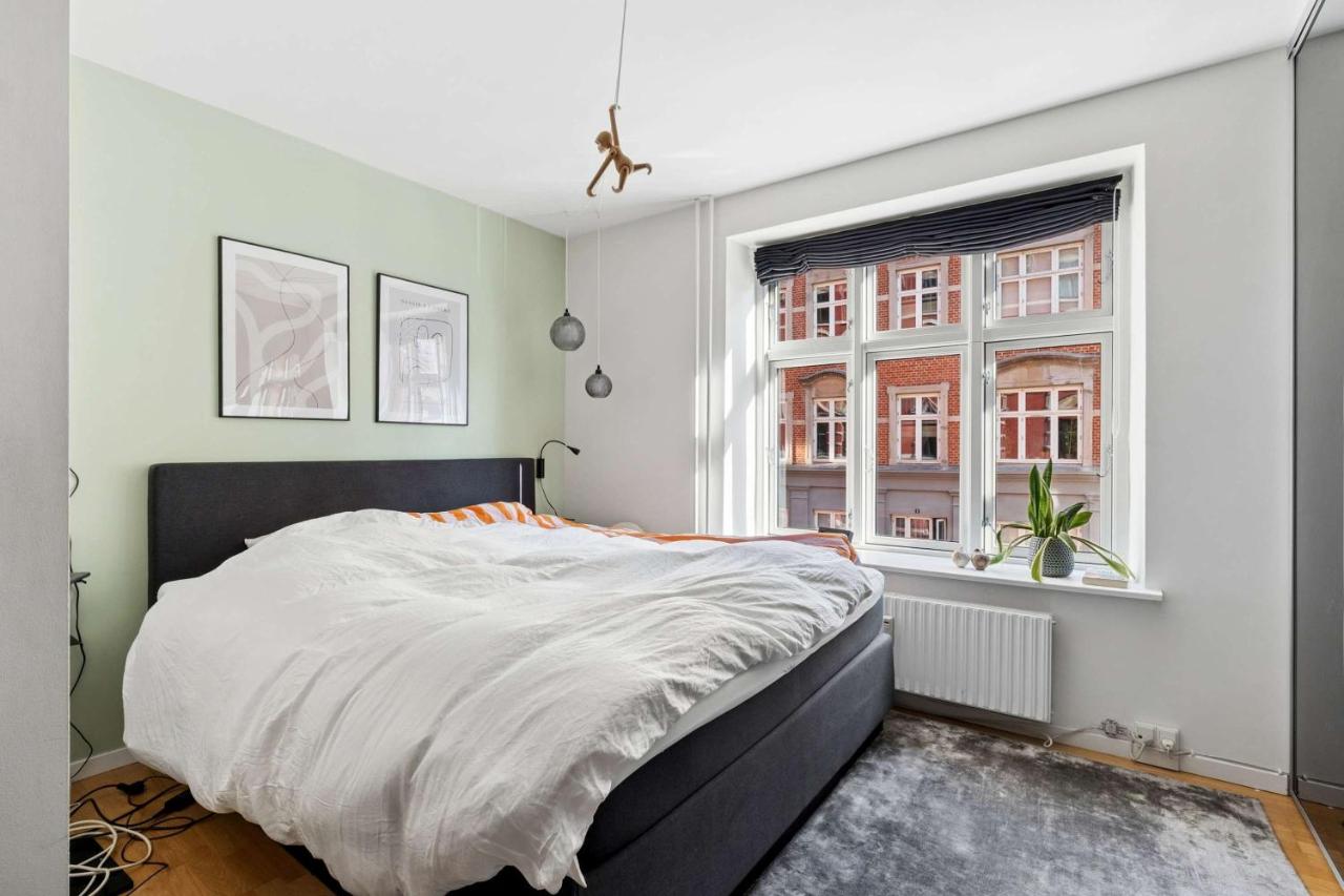 Large apartment in Aalborg with a beautiful garden view - B&B Aalborg