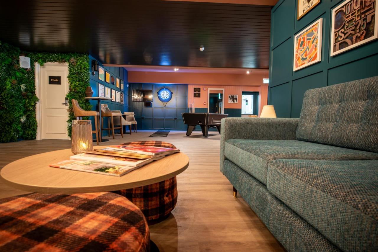 Pet Friendly Tiverton Hotel Lounge & Venue