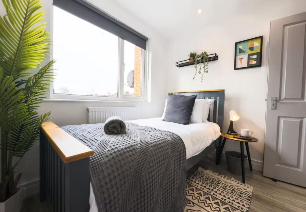 WorkStay Albert Road Contractor & Work Stays - B&B Portsmouth