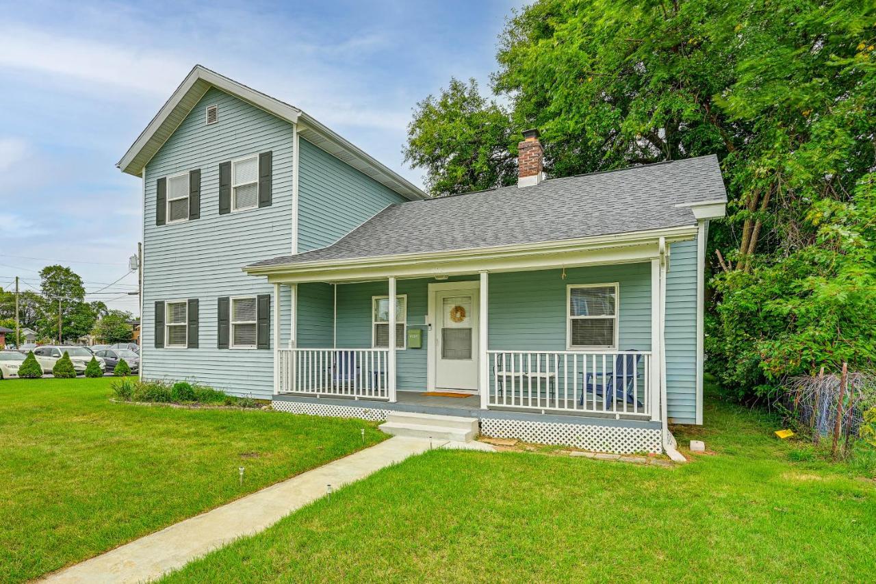 1 Mi to Notre Dame: 4BR, Private Yard & Pets - B&B South Bend