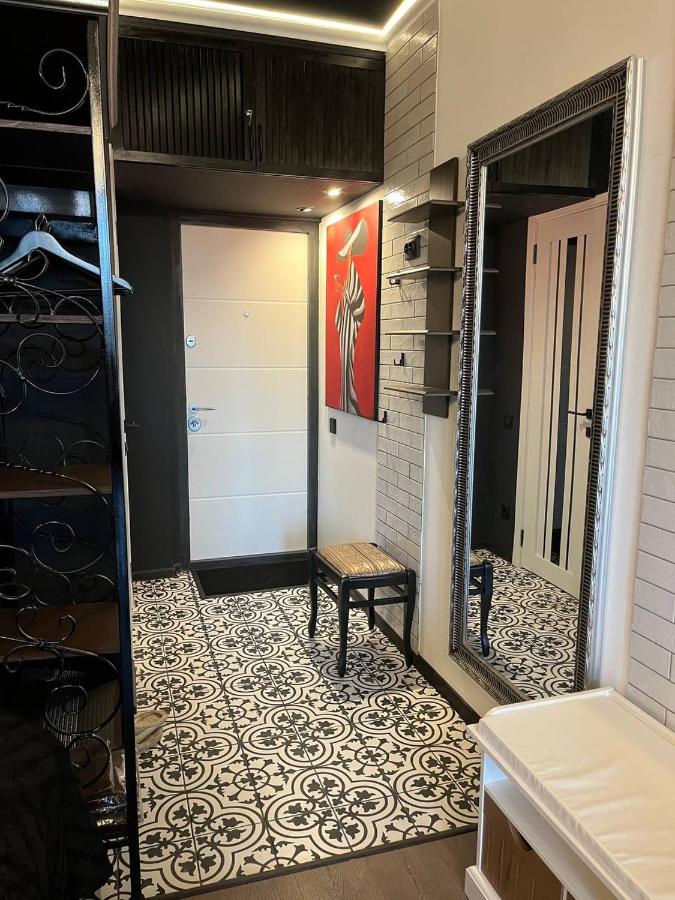 Theatre House Apartments - Bed and Breakfast Tsjerkasy