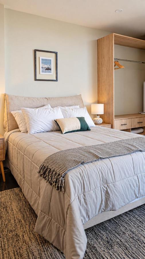 Spacious Barranco Studio with Workspace and Fast WiFi - Chambres d'hôtes Lima