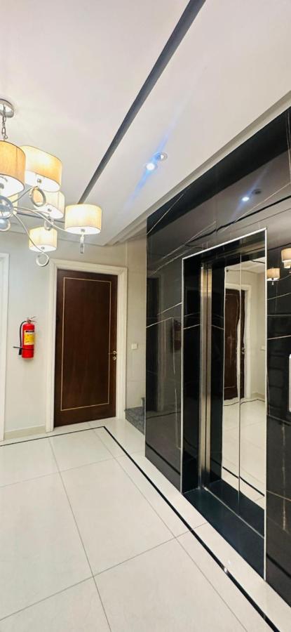 Delux Studio Apartment Bahria Town - Chambres d'hôtes Lahore