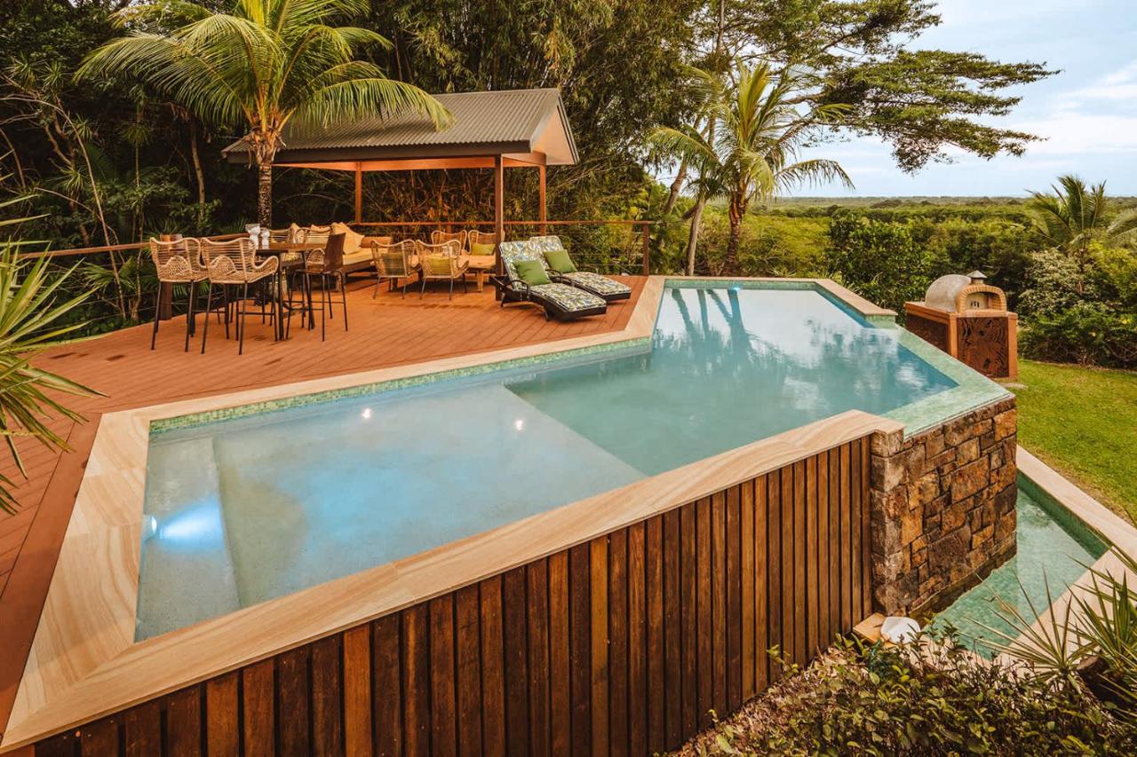 Port Douglas Acreage Retreat with Pool & Ocean Views 5 mins from Town Centre - B&B Craiglie
