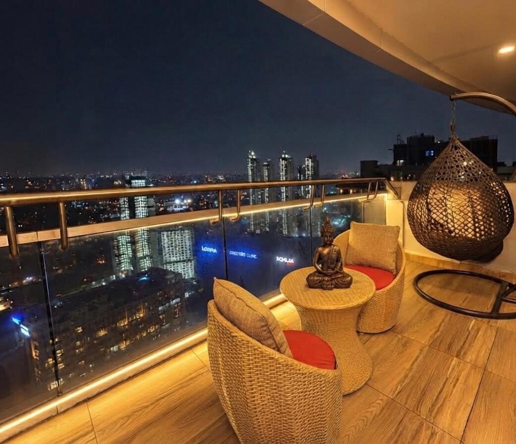 Above the City Premium 42nd Floor Stay - B&B Nueva Delhi