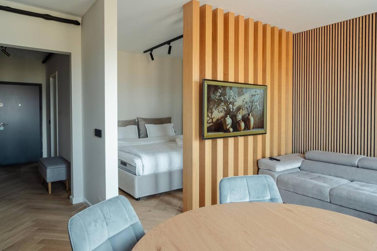 Flyhome- Kingsize Bed, Underground Parking, Airpor - Bed and Breakfast Cluj-Napoca